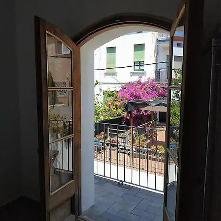 Apartamento De Diseno Cerca De Tren, Playa Y Bcn Masnou Exterior foto